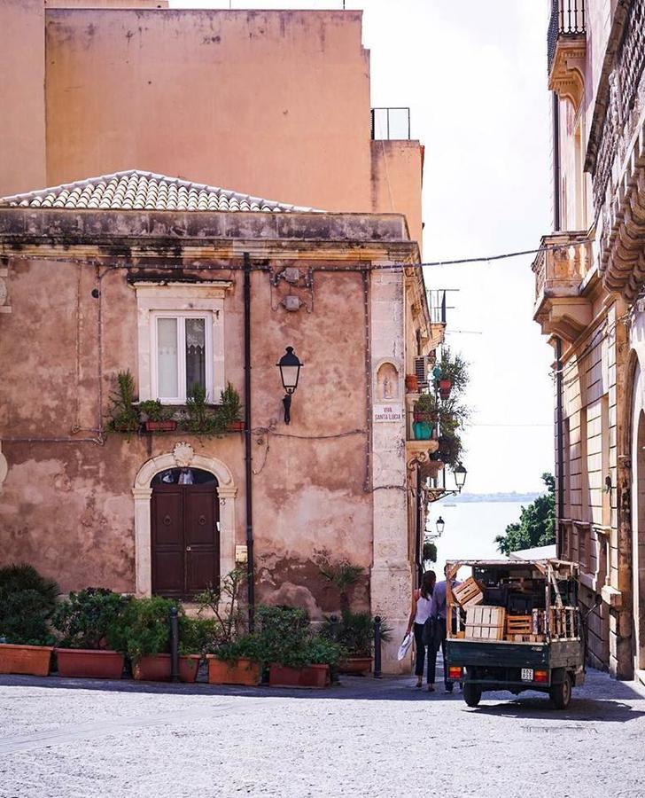 Amuni' Sicily Guest House Syracuse Exterior photo